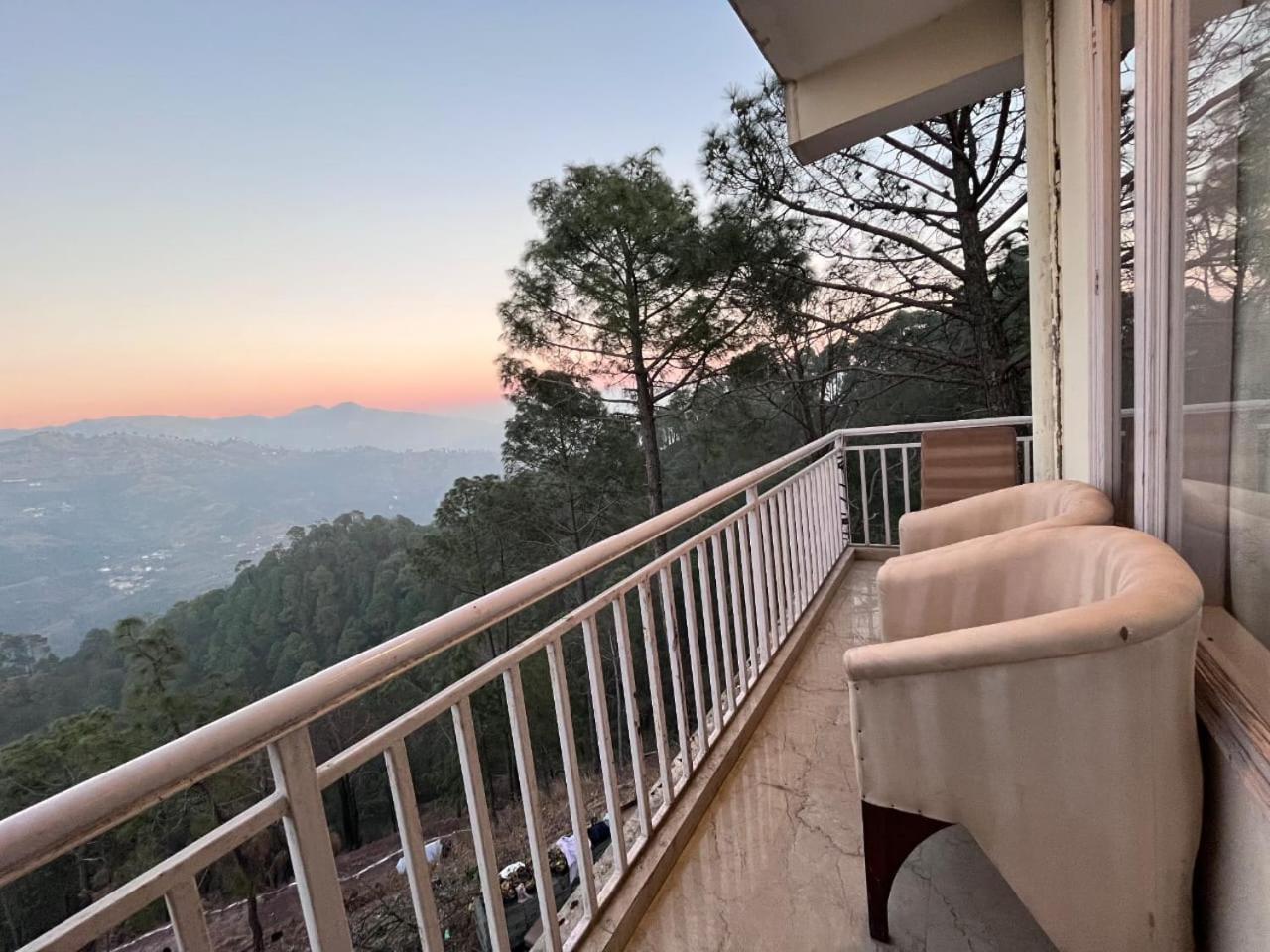 Hotel Tribe View - Away From City Hustle !! Top Rated & Most Awarded Property !! A Peaceful Stay Kasauli Εξωτερικό φωτογραφία